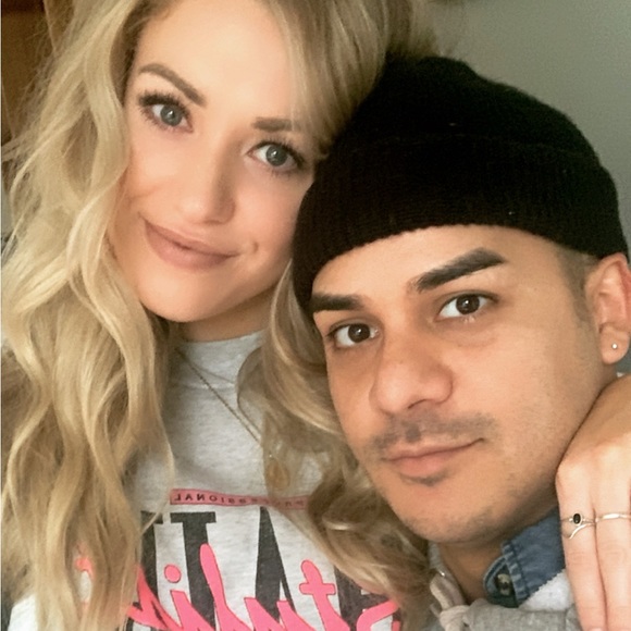 Meet your Posher, Courtney - Picture 4 of 5